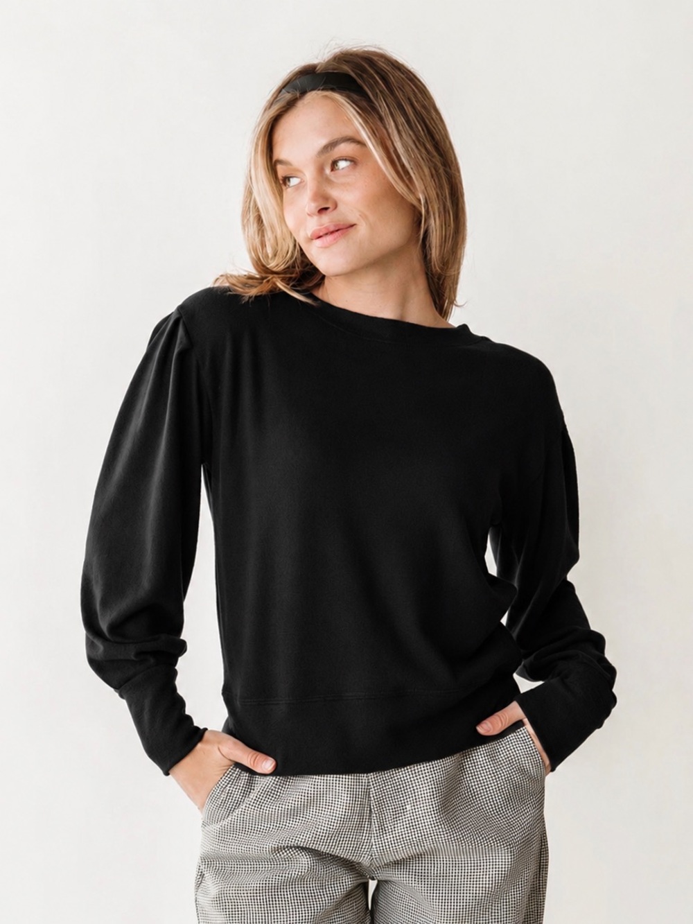 Albion Fit Serena Top Black Size Small Puff Sleeve Soft Stretch Lightweight